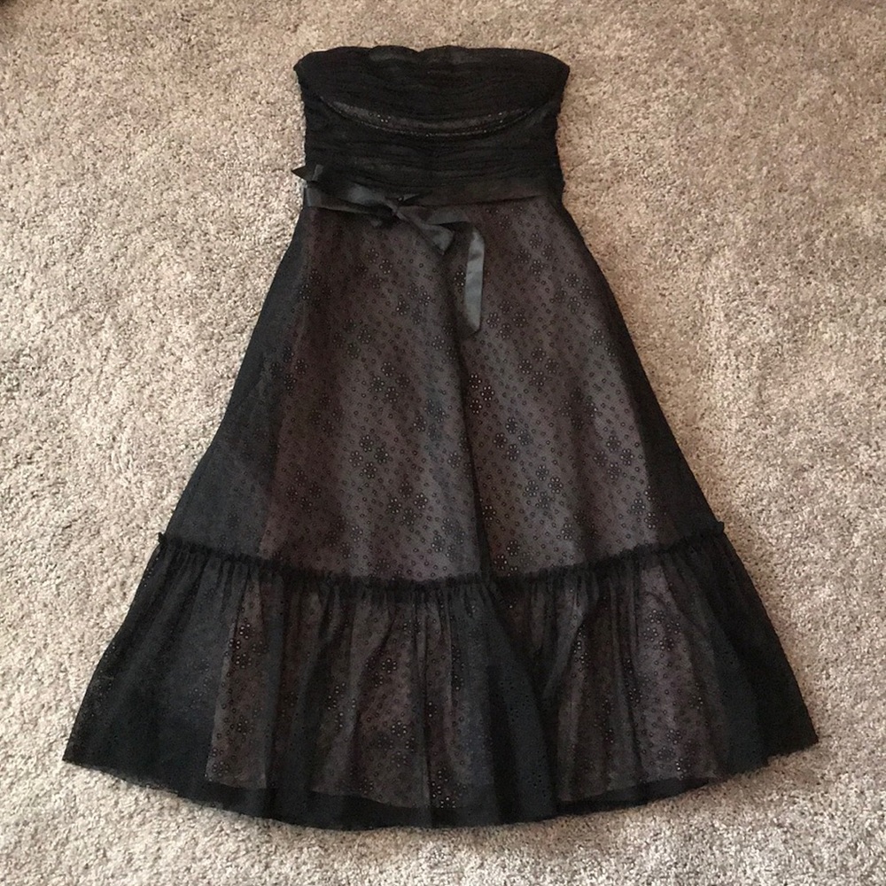 Formal black tulle midi strapless dress